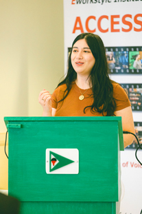 Jessica Melbourne presenting her story